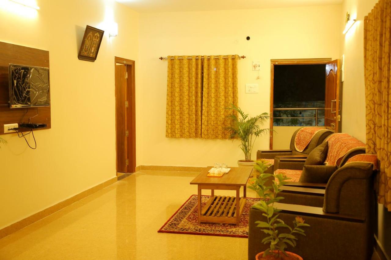 Bhavana Homestay Tirupati Bagian luar foto
